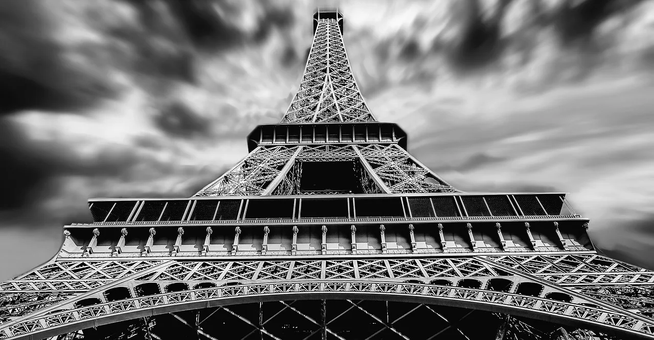 Обложка статьи: How to spend your first day in Paris without overload